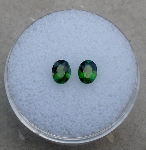 Green chrome diopside oval - green,