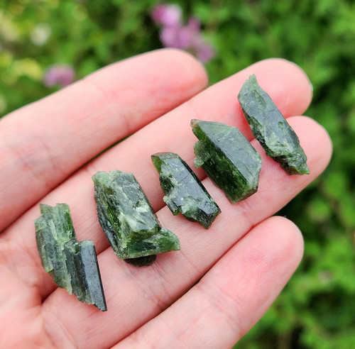 Chrome diopside crystal - chrome,